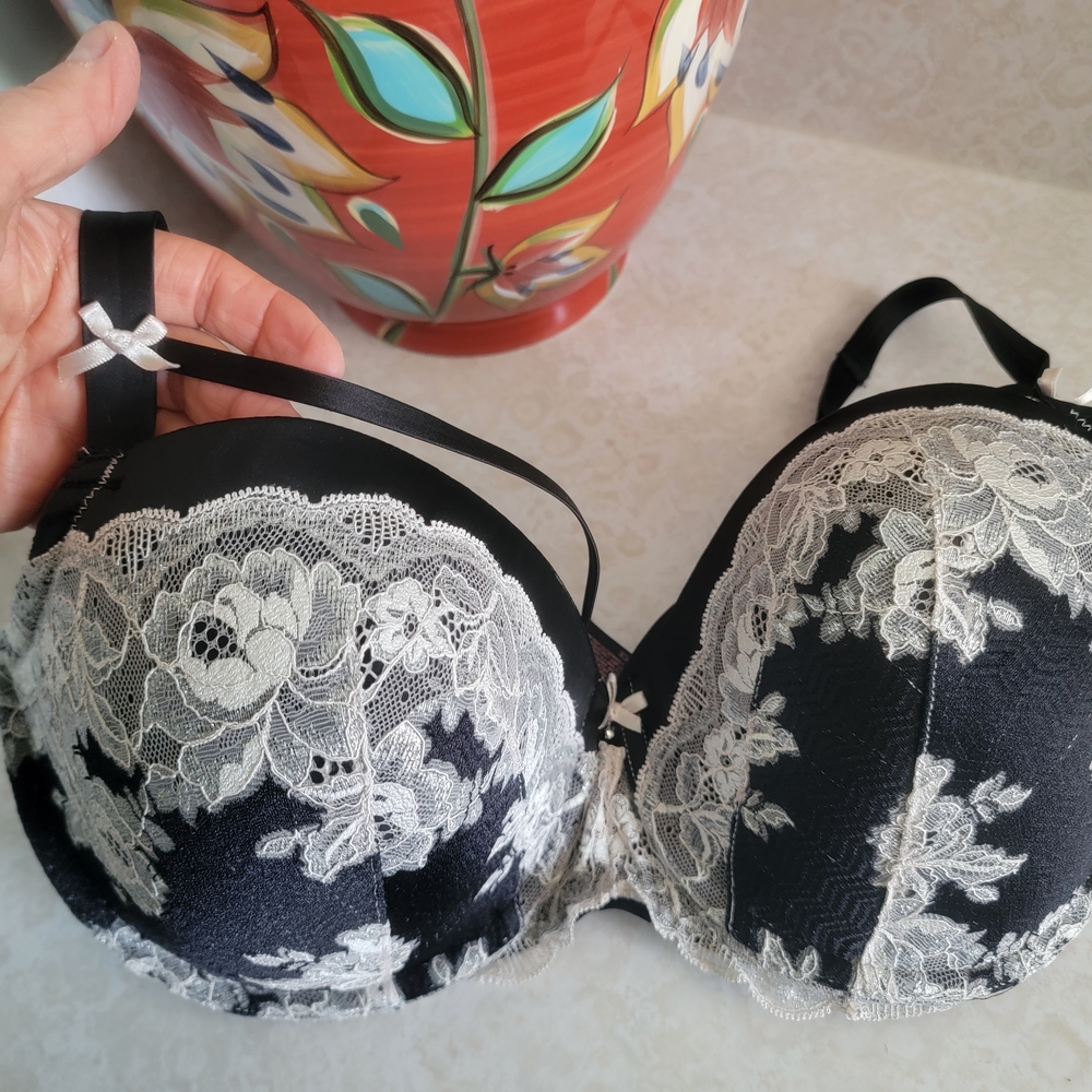 Victoria's Secret Black and White Lace Bra
